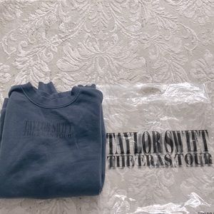 Taylor Swift The Eras Tour blue crewneck (small) NWT